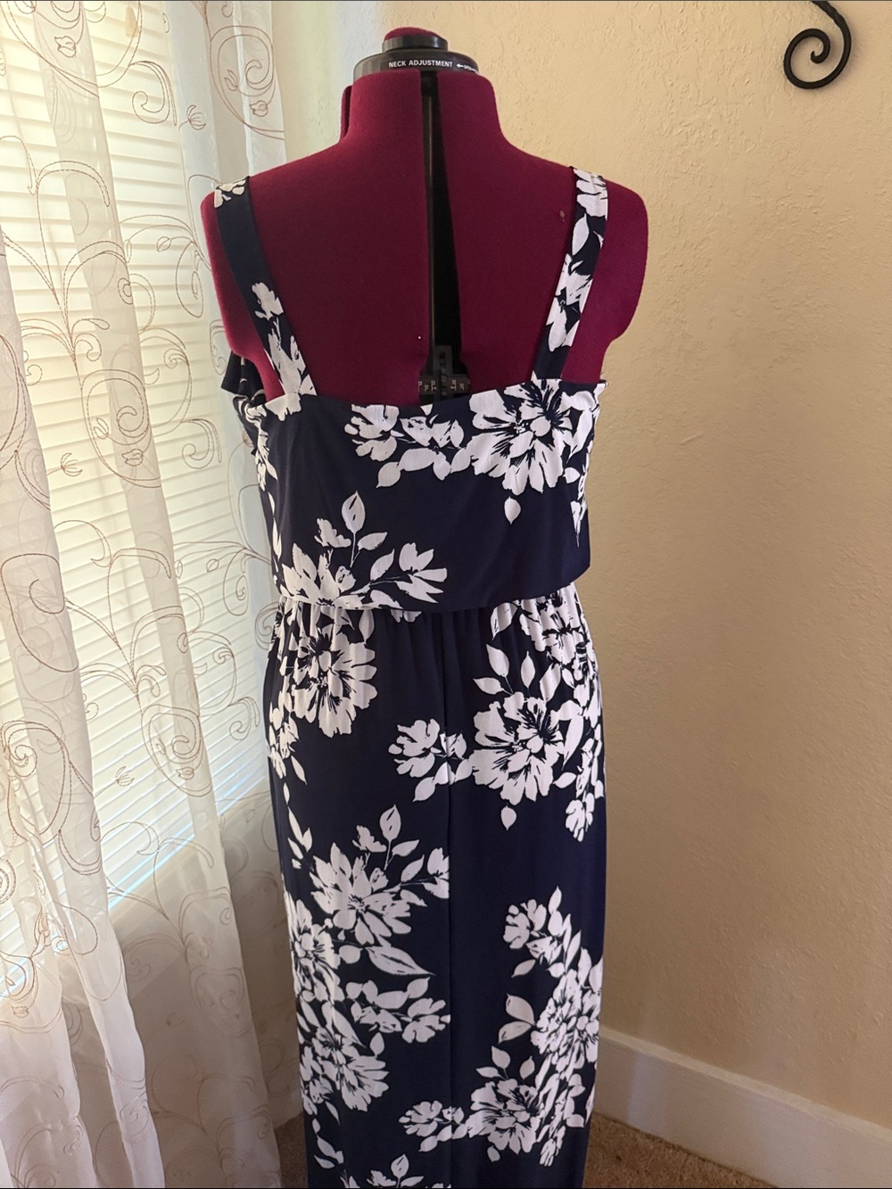 Navy and White Floral Maxi Dress - Picture 3 of 4